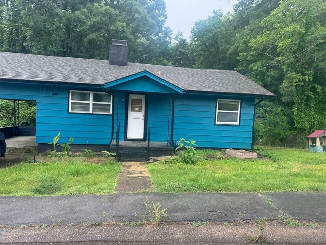 Building Photo - Oak Ridge 37830 - 4 bedroom 2 bath home - Contact Shannon Russell or Lisa Vineyard 865-216-9334