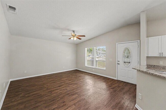 Photo - 1602 E North Bay St