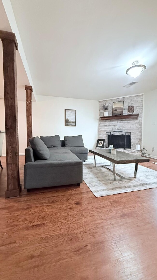 Photo - 608 Twin Brooks Way SE