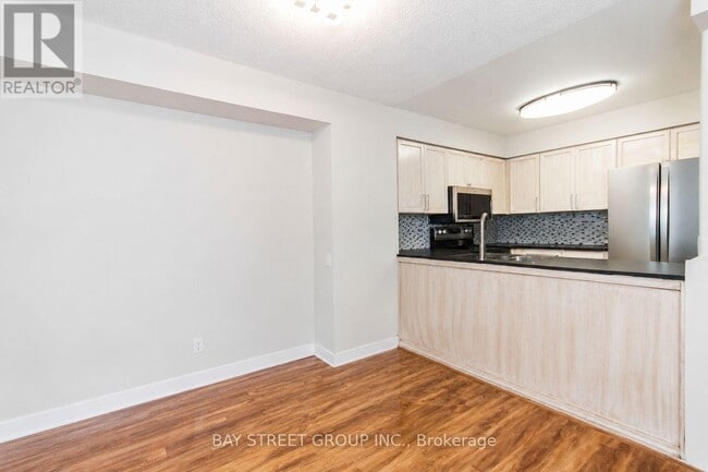 Photo - 8 Hillcrest Ave Unit 2917