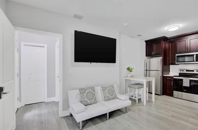 Photo - 405 S Westland Ave