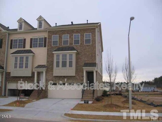 Photo - 400 Panorama Park Pl