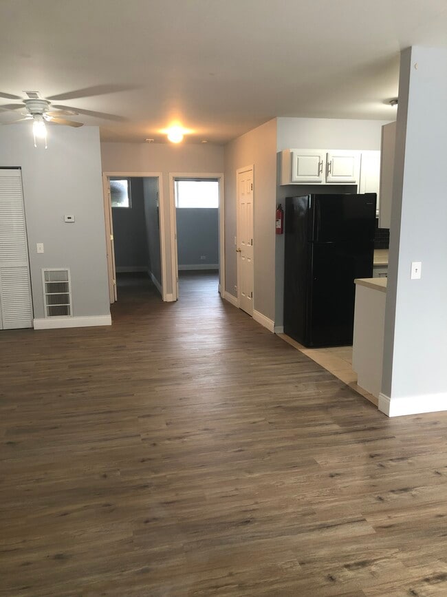 Building Photo - 6513 S Harvard Ave Unit Garden Apt