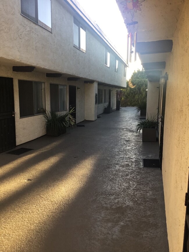 COMPLETELY REMODELED TOWNHOUSE FOR RENT