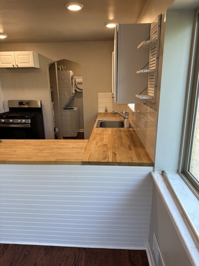 Photo - 1540 Forest St