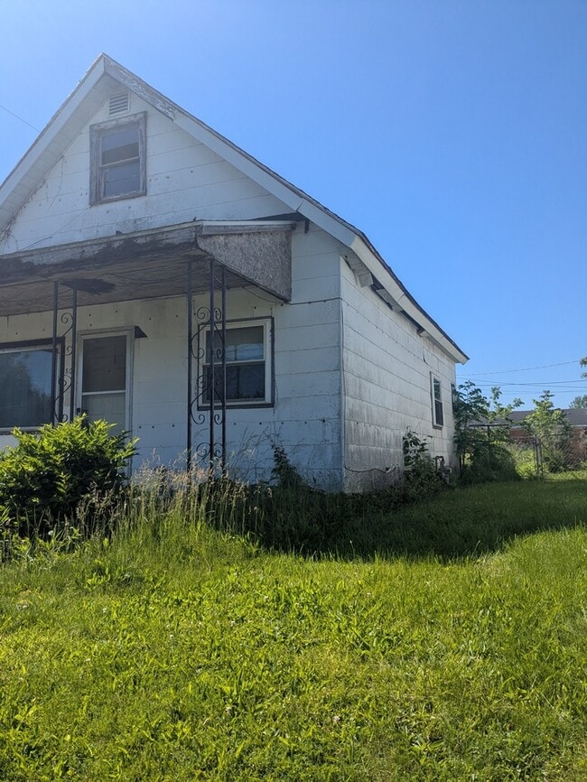 Photo - 801 W 10th St