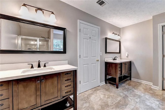 Photo - 1227 Yellow River Dr