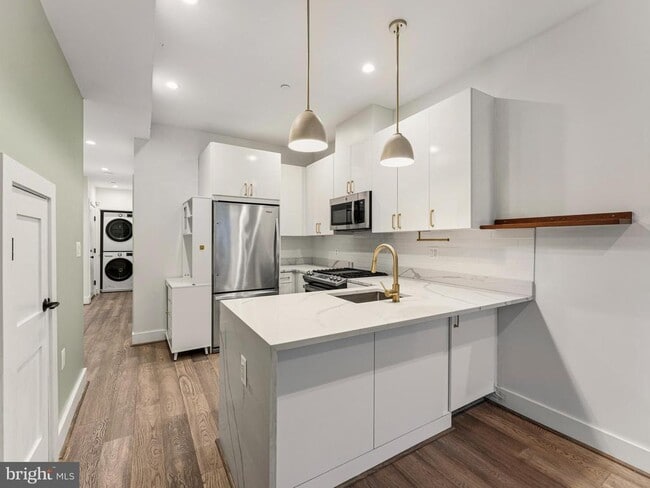 Photo - 1120 Penn St NE Unit 2