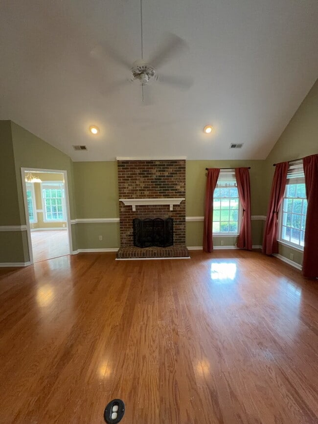 211 Bethesda Ct