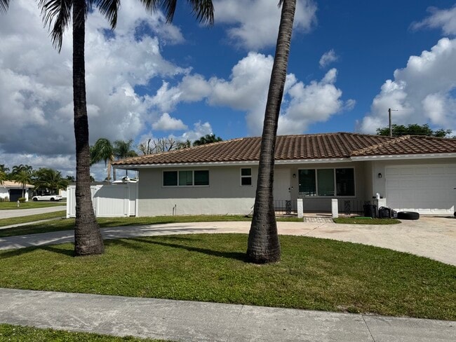 Building Photo - 580 NW 13th Dr