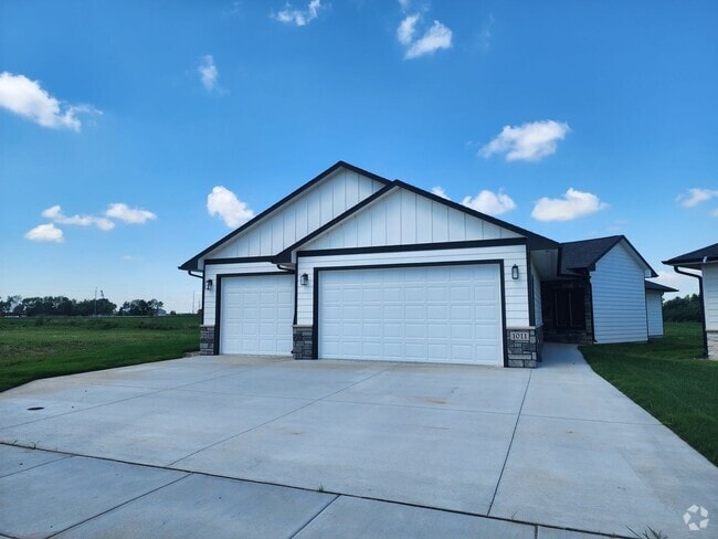 Building Photo - Brand New Ranch Home for Rent - 3 Bed / 2 ...