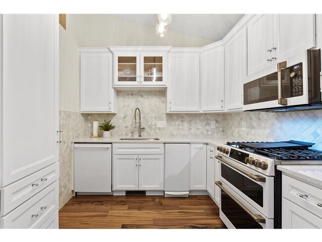 Photo - Updated 3BR Townhome in Rogers | Garage + Pool Access