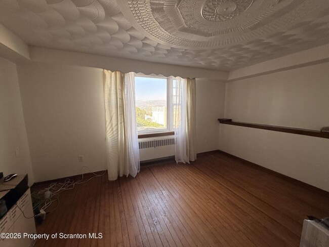 Photo - 324 Crown Ave