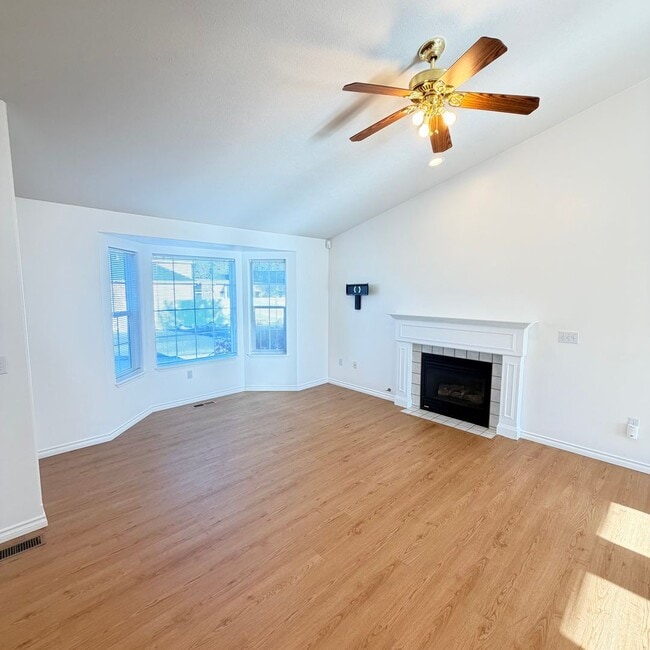 Photo - 3922 E Siskin Ln