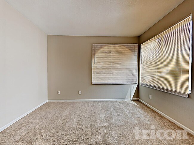 Photo - 6317 W Desert Hills Dr