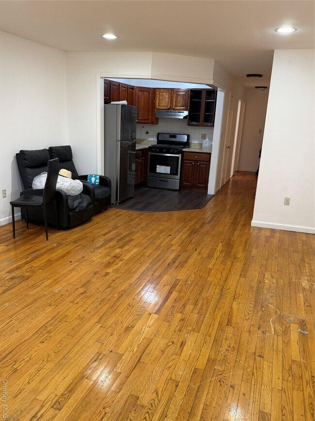 Building Photo - 17207 90th Ave Unit 2nd