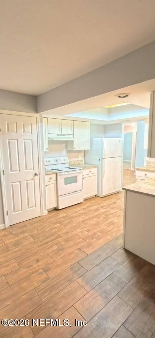 Photo - 1294 Bee St N