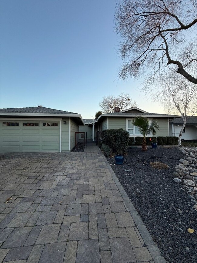 Building Photo - Charming Updated 3 Bedroom Home in Woodland