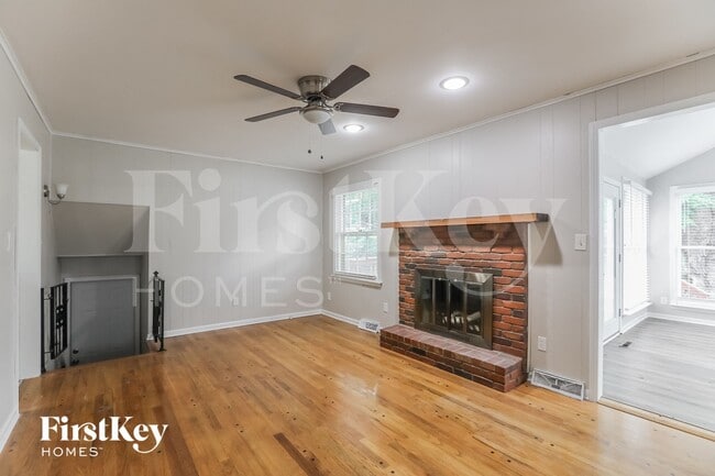 Photo - 8117 Hardy St