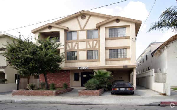 Photo - 11503 Menlo Ave