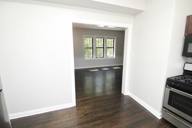 Photo - 1542 W Waveland Ave Unit 3