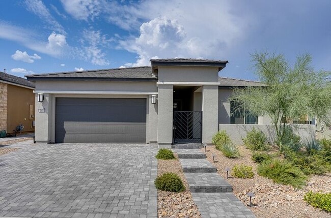 BEAUTIFULLY FULLY FURNISHED 4 BEDROOM 3.5 BATH HOME IN 89138