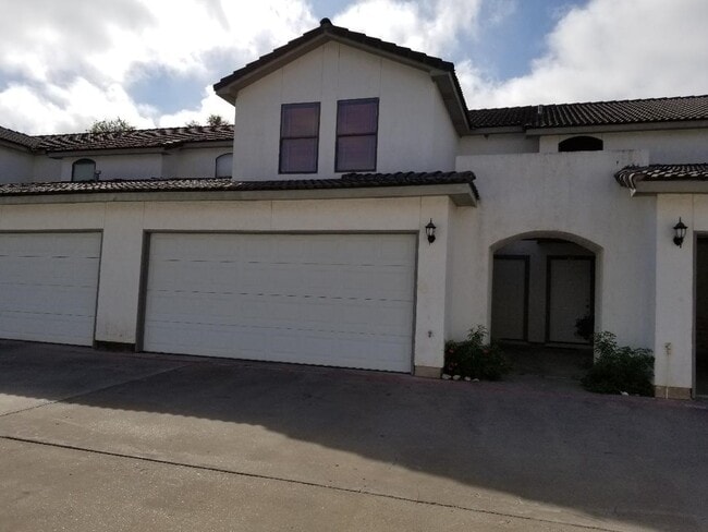 Building Photo - 100 W Village Blvd Unit 31 Rental