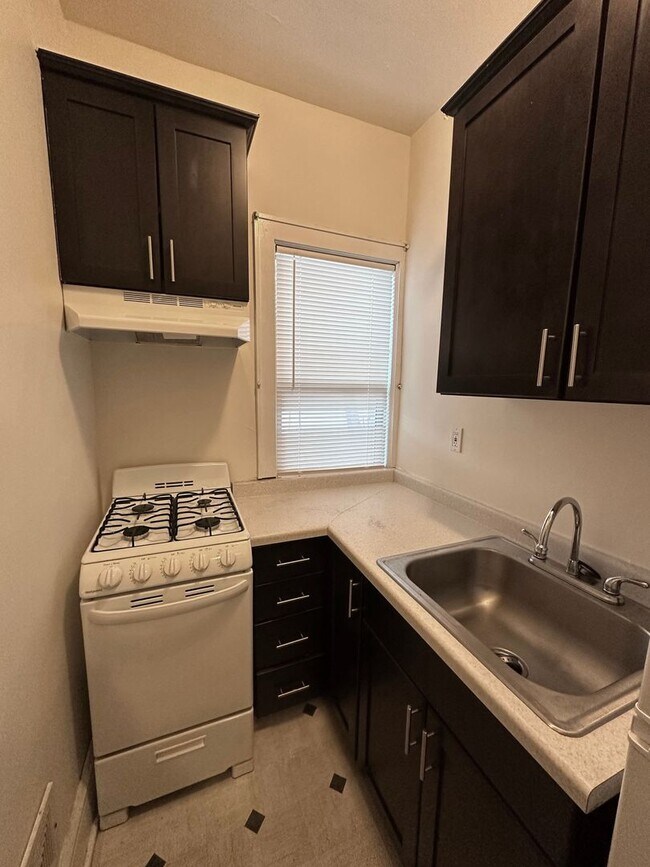 Photo - 1435 West 31st St