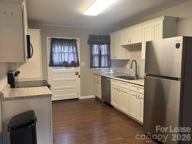 Photo - 1095 Sunset Rd