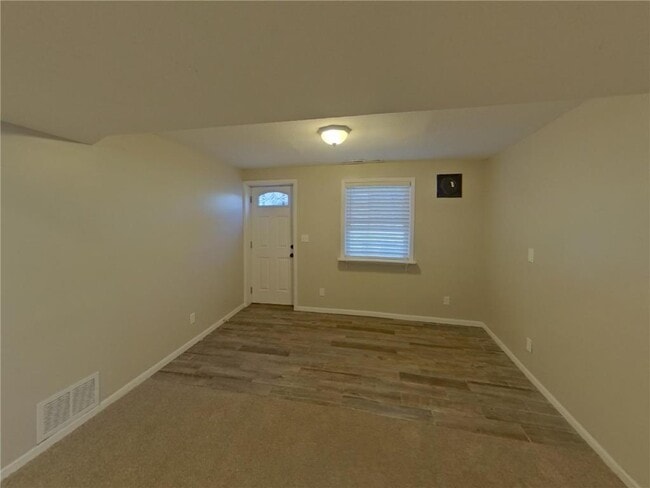 Photo - 16377 Duluth Ave SE