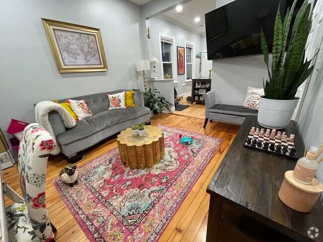 Building Photo - 2236 W Belden Ave Unit 2f Rental