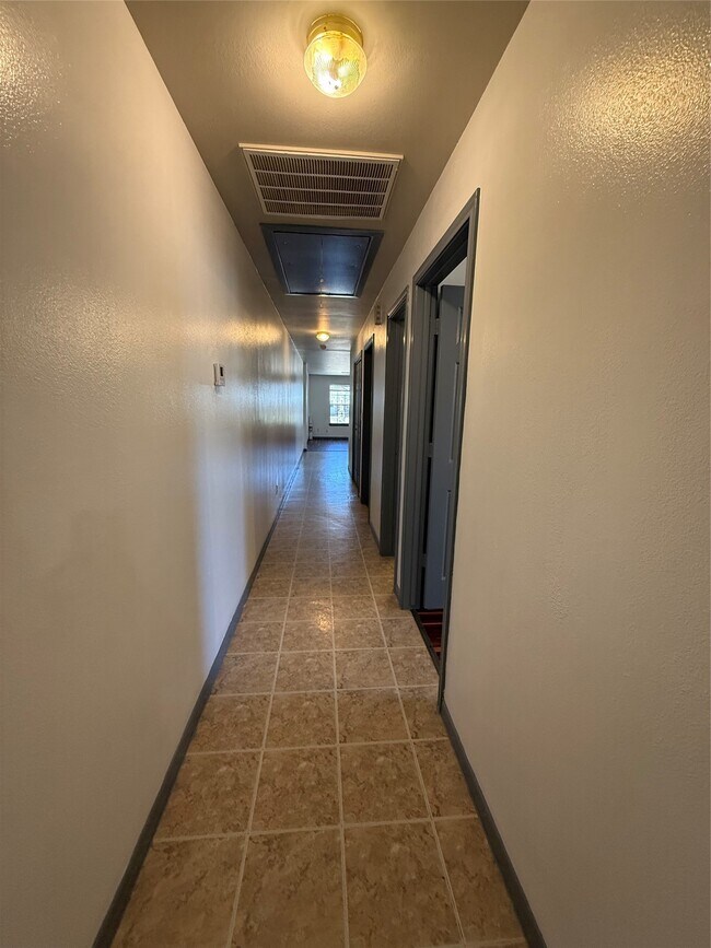 1303 Edison St