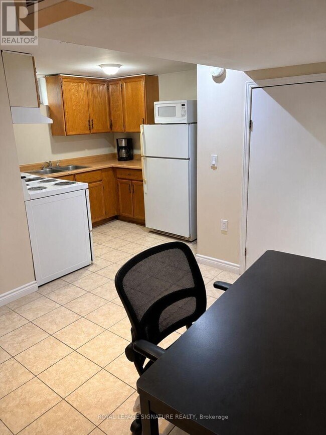 Photo - 137 Madoc Dr