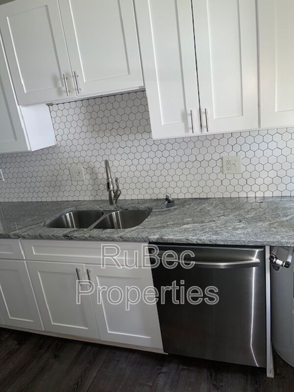 Photo - 1025 Holland Ave Unidad B