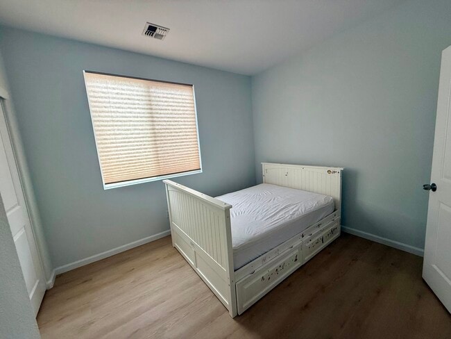 Building Photo - 1505 Nevin Plz Unit Room for Rent