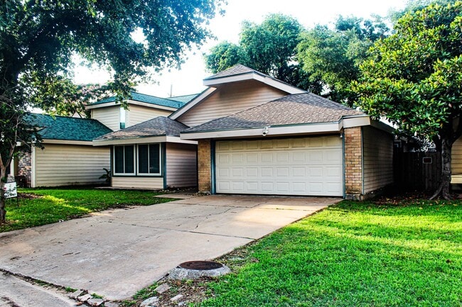 Photo - 19734 Lake Hollow Ln