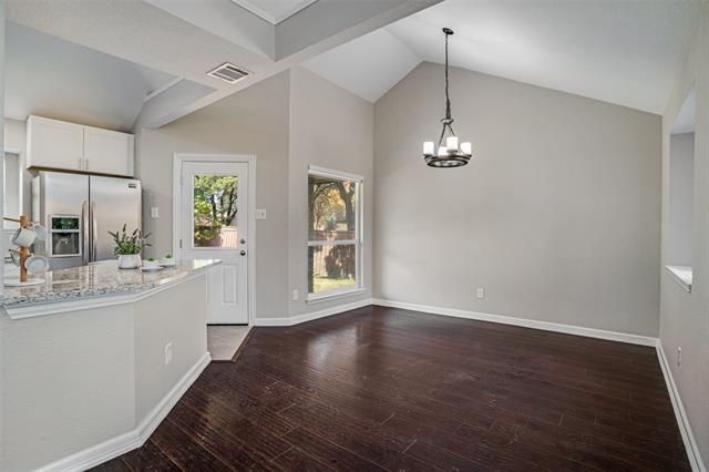 Photo - 800 Ridgemont Dr