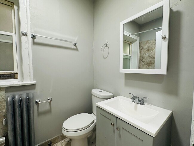 5350-5352 W Division St Unit 5350-2R
