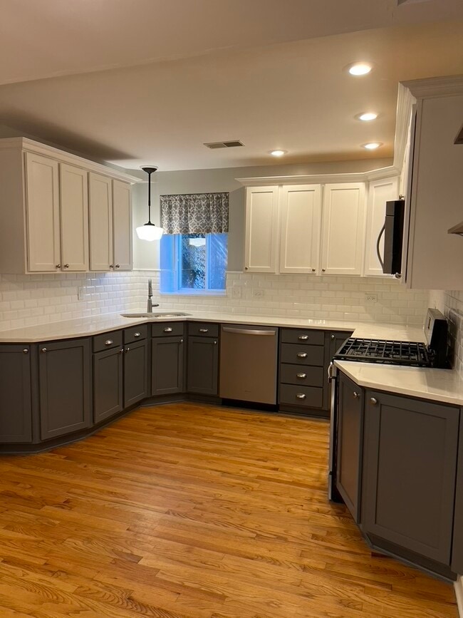 Photo - 4717 N Beacon St
