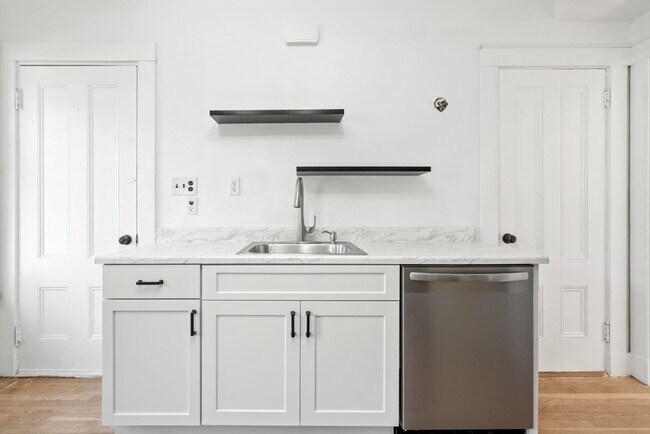 Photo - 166 Elliot St Unidad 2