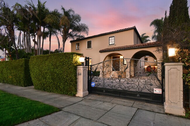 Photo - 6111 San Vicente Blvd