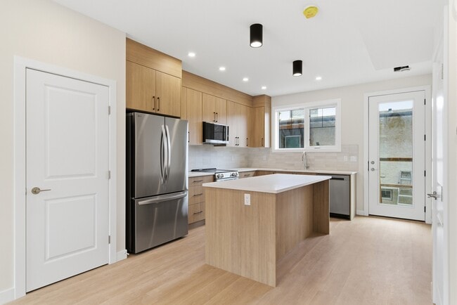 Photo - 4736-4779 79 St NW