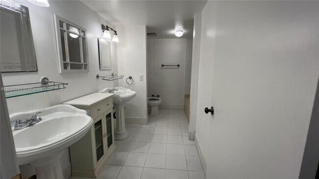 Photo - 2 bedroom in North miami Beach FL 33179