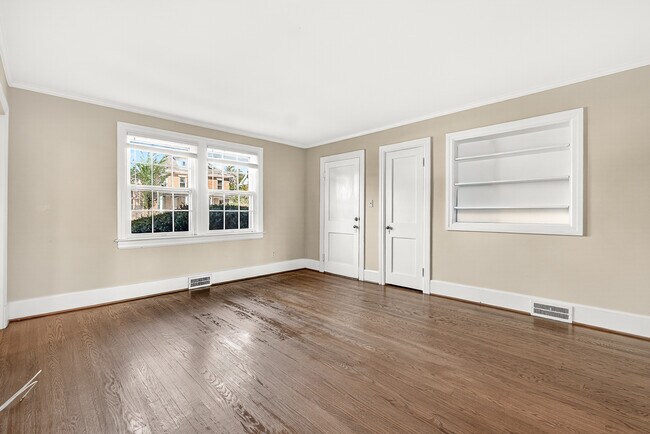 Photo - 920 N Market St Unit 1