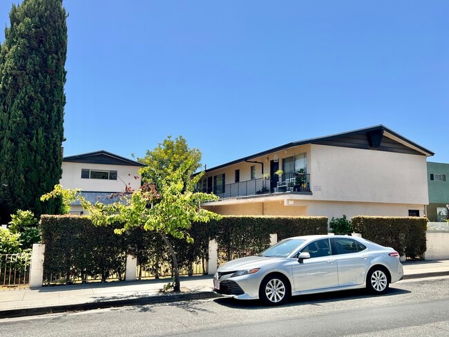 Building Photo - 1552 Berkeley St Rental