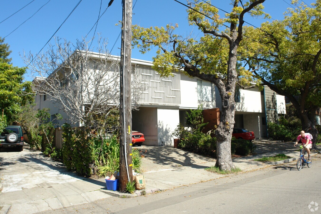 Photo - 1515 Hearst Ave Apartments