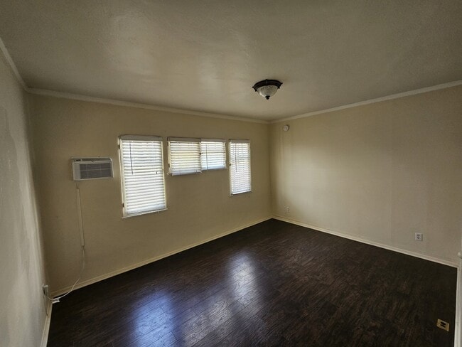 Photo - 504 N Sweetzer Ave