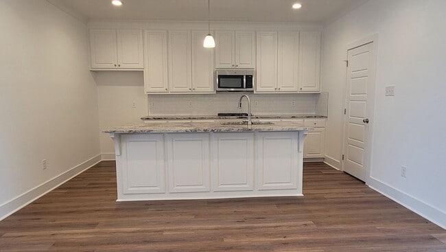 Photo - 4br home in Zachary only 2yrs old!