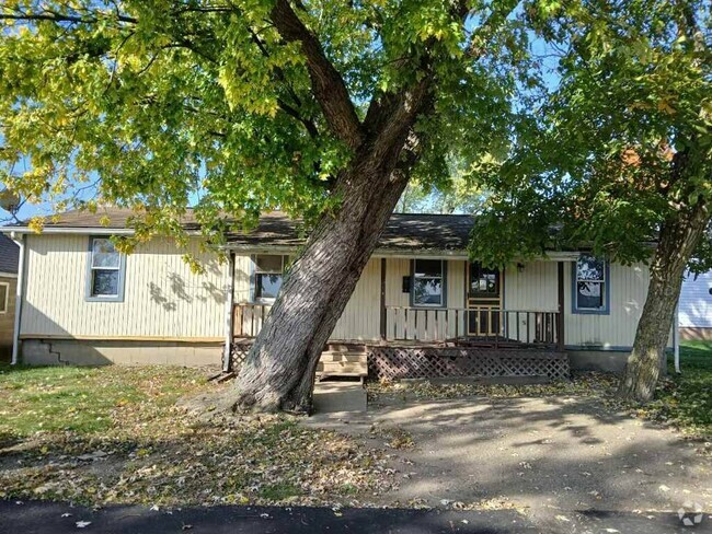 Building Photo - 825 Forest Ave Rental