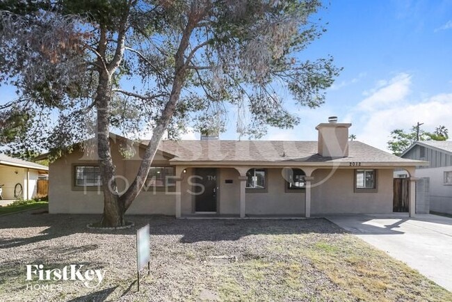Photo - 2012 W Solano Dr House